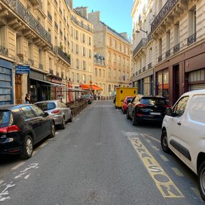 Rue d'Argenteuil, au 7, l'institut You Rêve Paris 1er