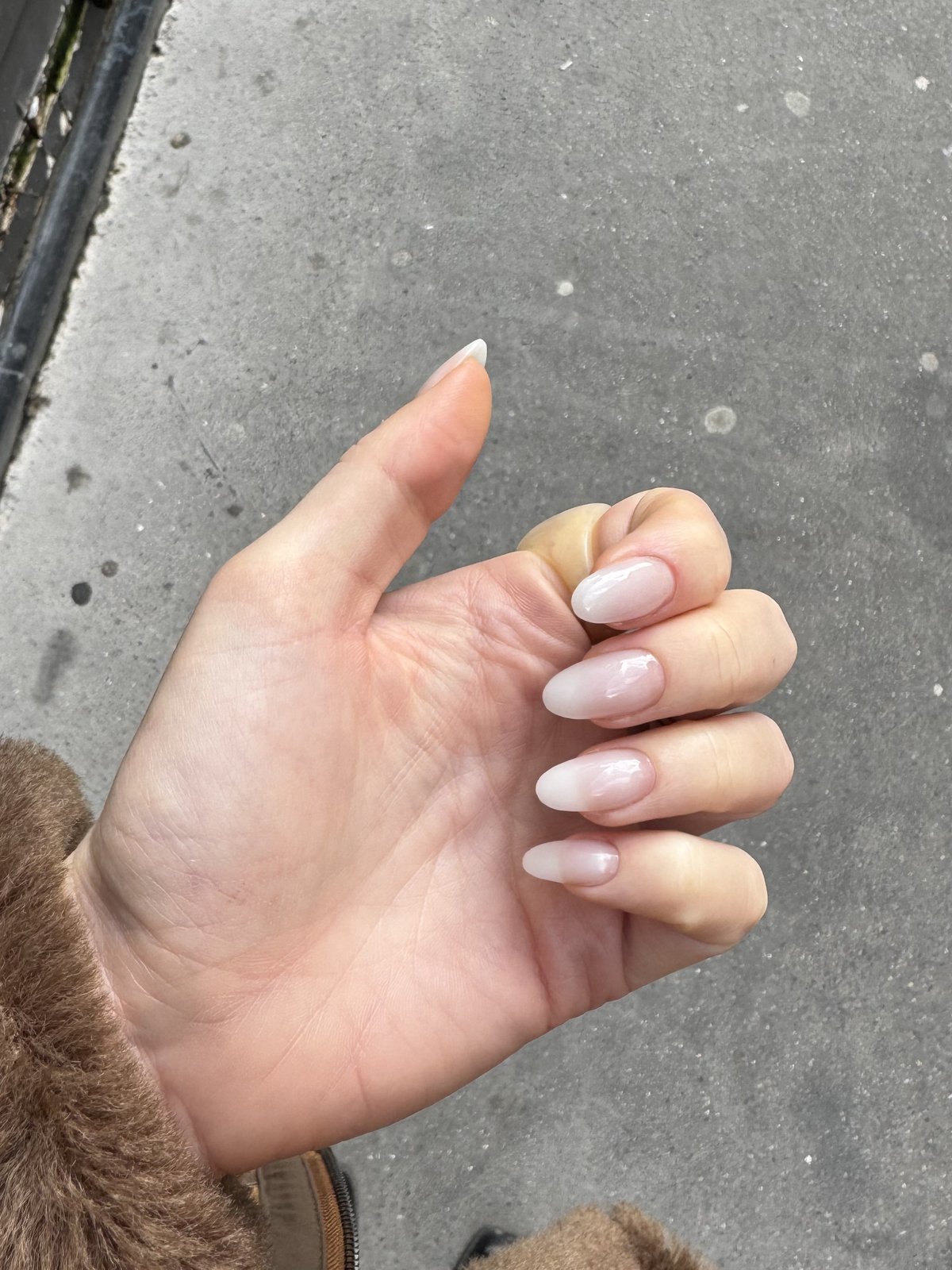 Nude laiteux, ongles amande — You Rêve Paris