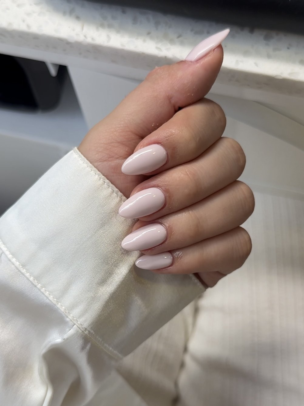 Rose pâle, ongles amande — You Rêve Paris