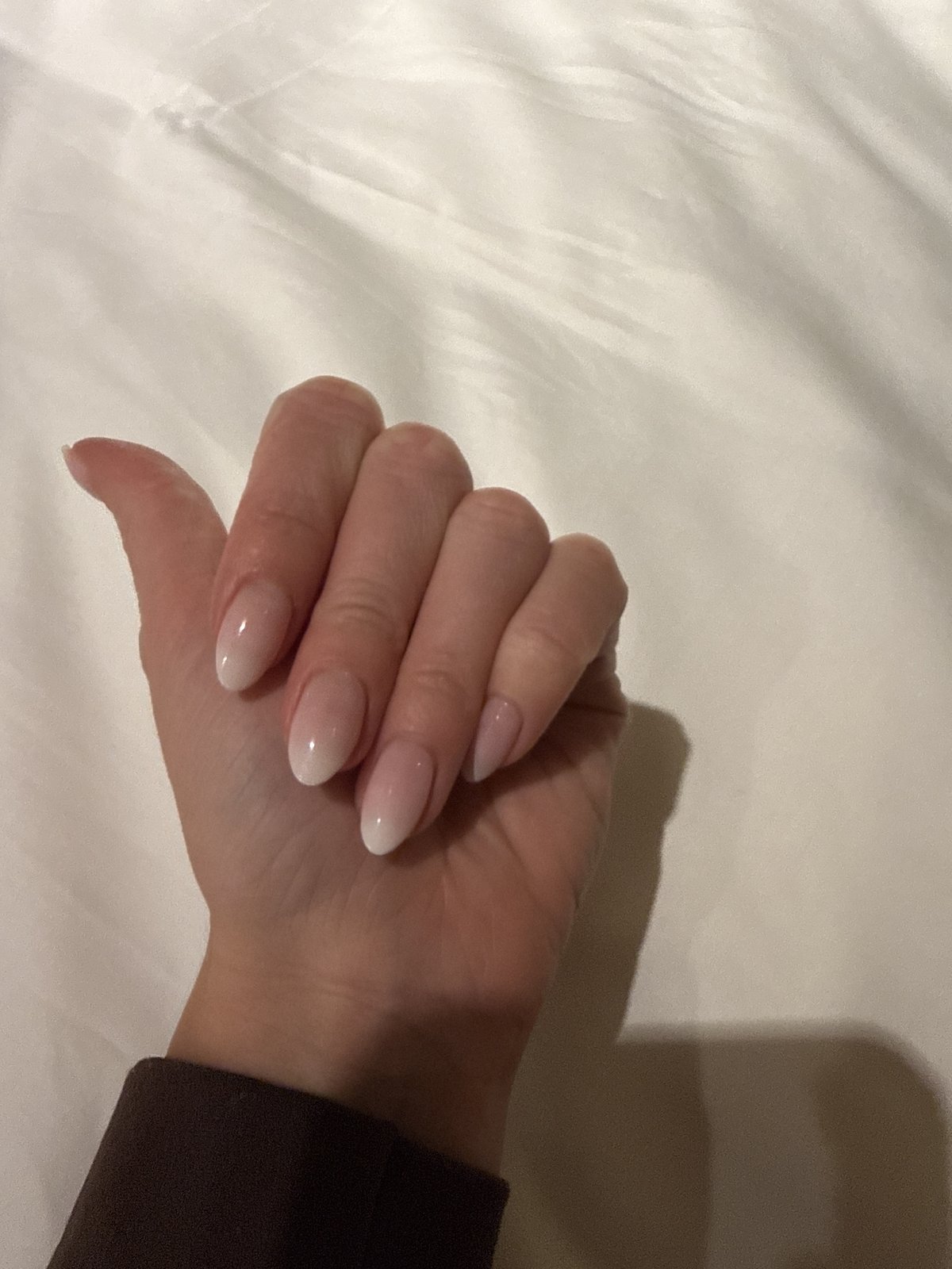Semi-permanent baby boomer, ongles amande — You Rêve Paris